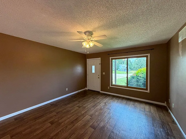 20597 Sedalia Rd — Photo 6