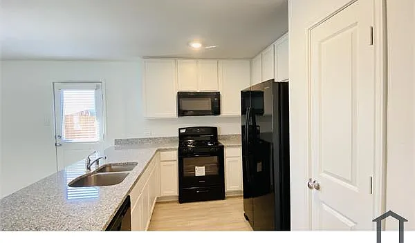 3620 Bluebird Ln — Photo 11