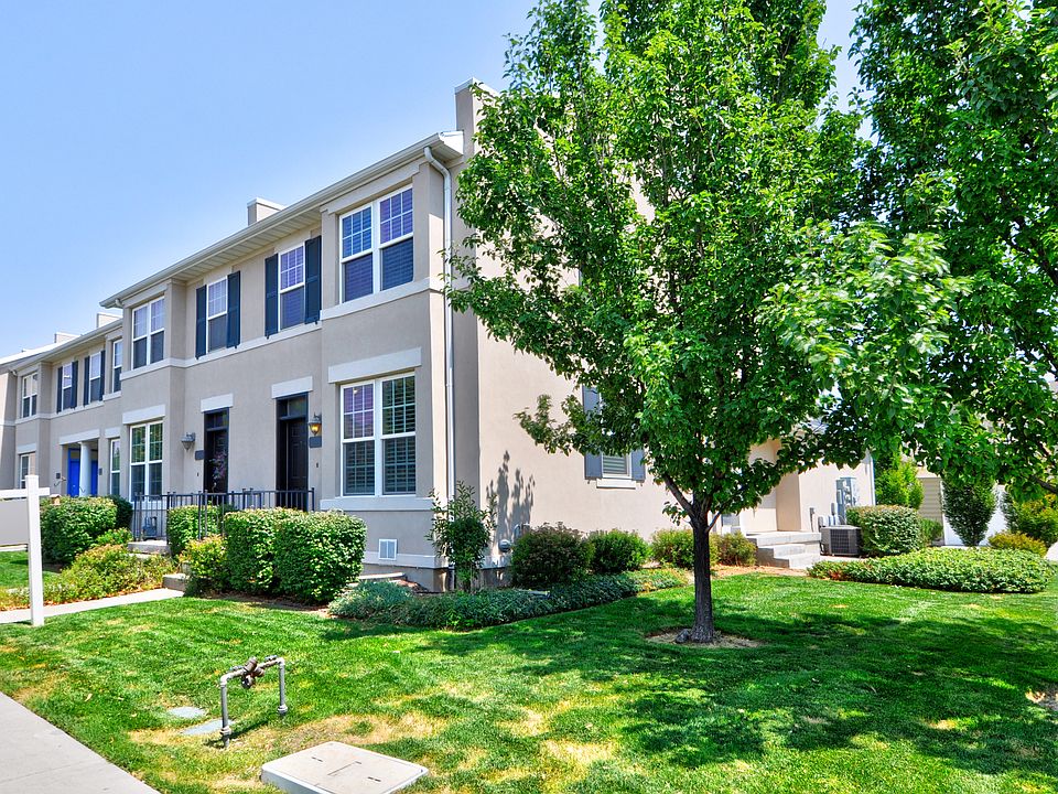 1st image of 10633 S Granby Way