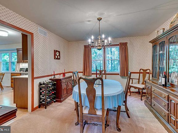 4th image of 1736 Thistle Ct