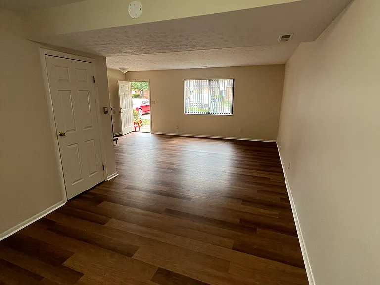 Mapleview Terrace Apartments — Photo 3