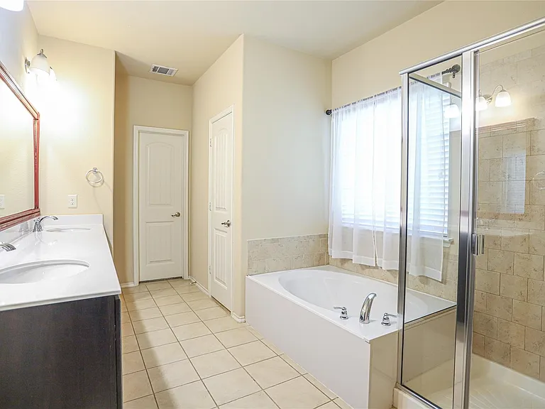 2182 Liriope Ln — Photo 22
