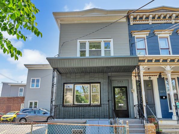 322 Webster Ave #1