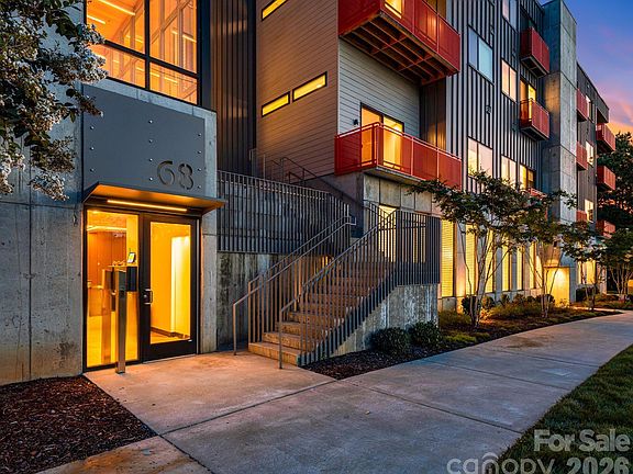 2nd image of 68 Craven St #405