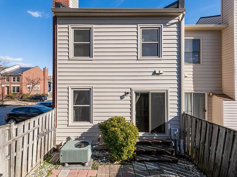 216 Roundhouse Ct — Photo 25