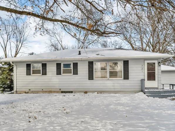 721 W 29th St, Cedar Falls, IA 50613
