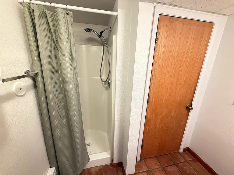 323 N Leroux St #C — Photo 22