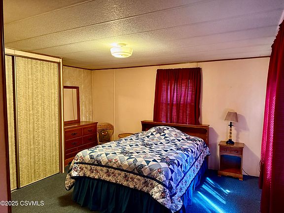5th image of 2700 Lackawanna Ave