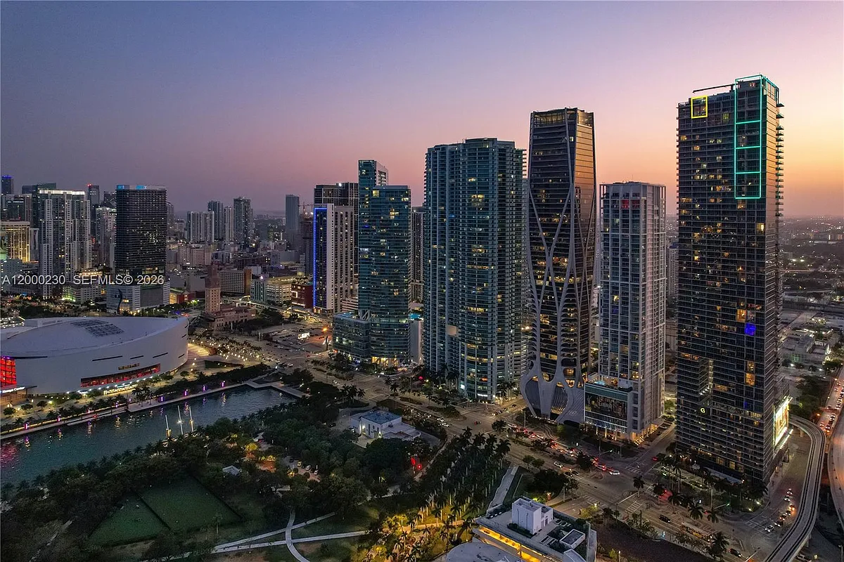 Building Photo - 1100 Biscayne Blvd #6001