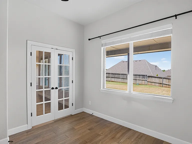 709 Timber Trl — Photo 18