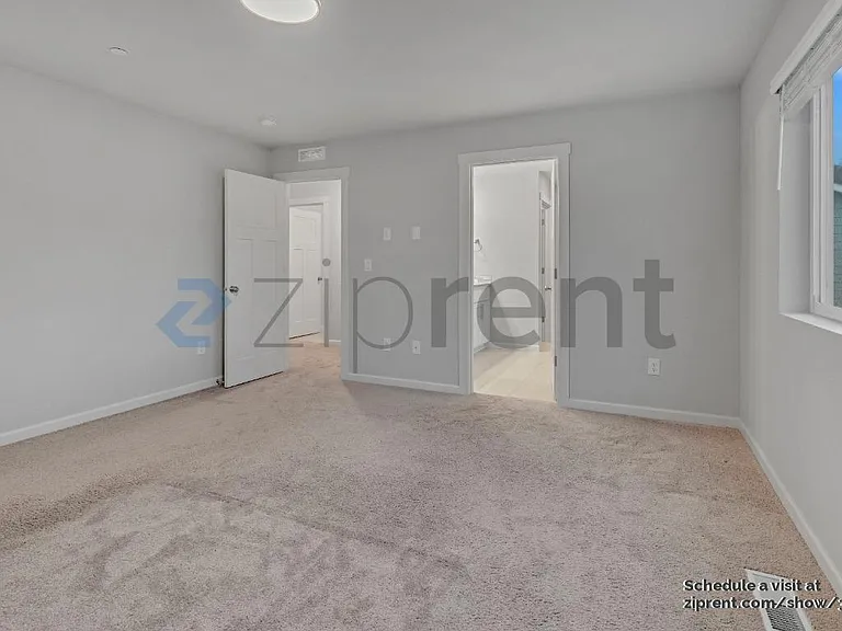 6460 N 89th Ave — Photo 25