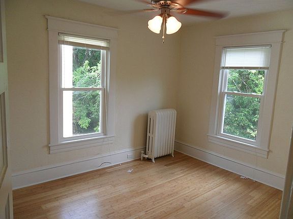 5th image of 1819 Oxford Ave SW