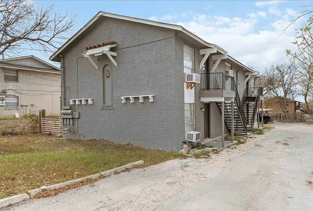 Building Photo - 2014 Anchor Dr #2