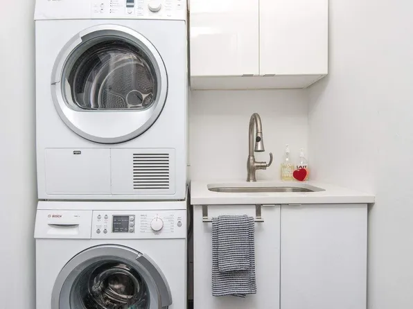 36 Gramercy Park East image 7 of 17