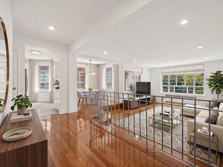 150 Greenway Ter #W43 — Photo 1