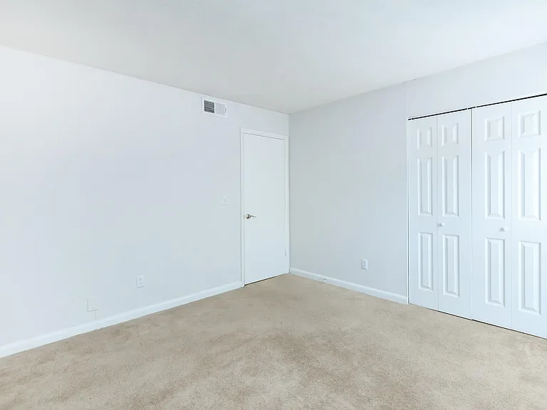 Chase Cove Apartments — Photo 105