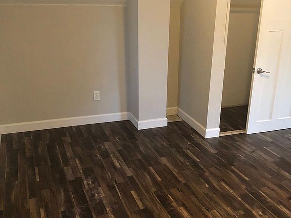 5th image of 308 Stevens St W #2