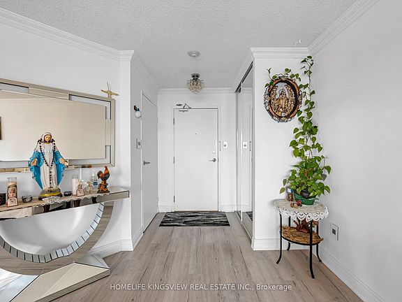 3rd image of 1 Rowntree Rd #806
