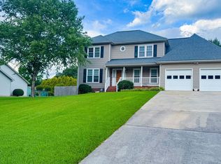 621 Nottinghill Dr, Winston Salem, NC 27107