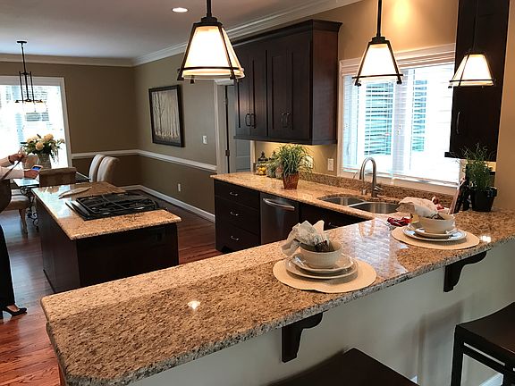 5th image of 609 Fairfax Way