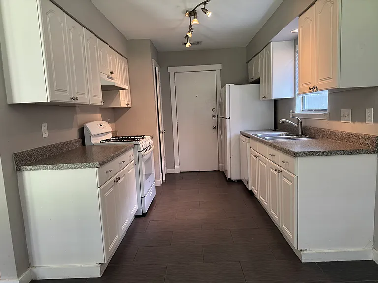 5201 Suburban Dr — Photo 3