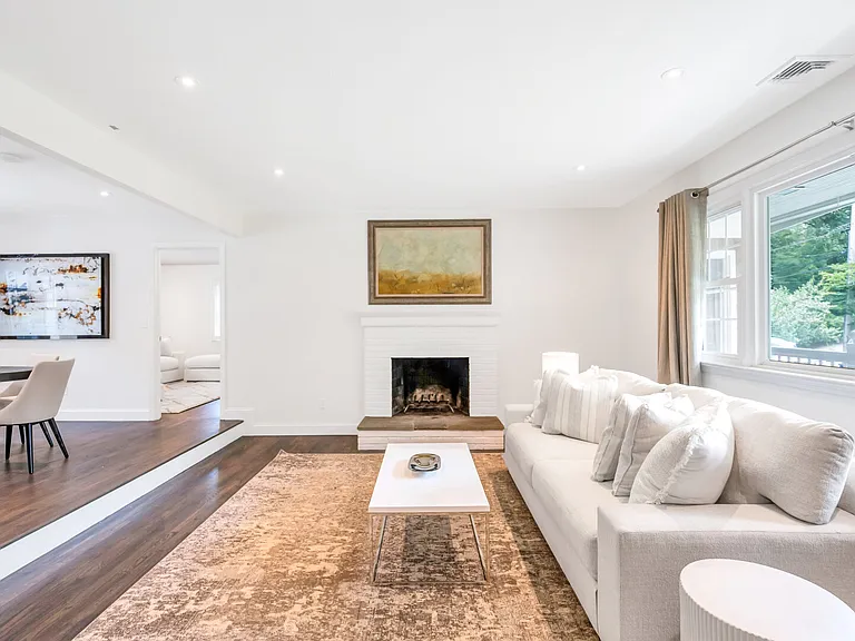 81 Roses Grove Rd — Photo 3