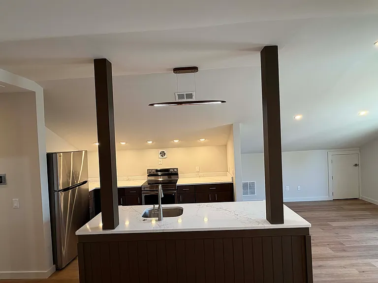 20 W 3rd St #3 — Photo 8