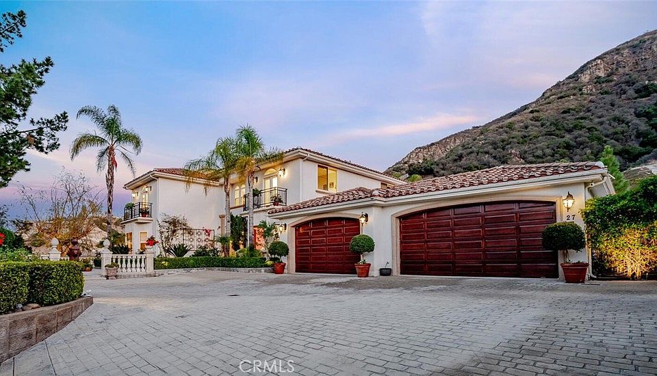 1st image of 27 Roundup Rd