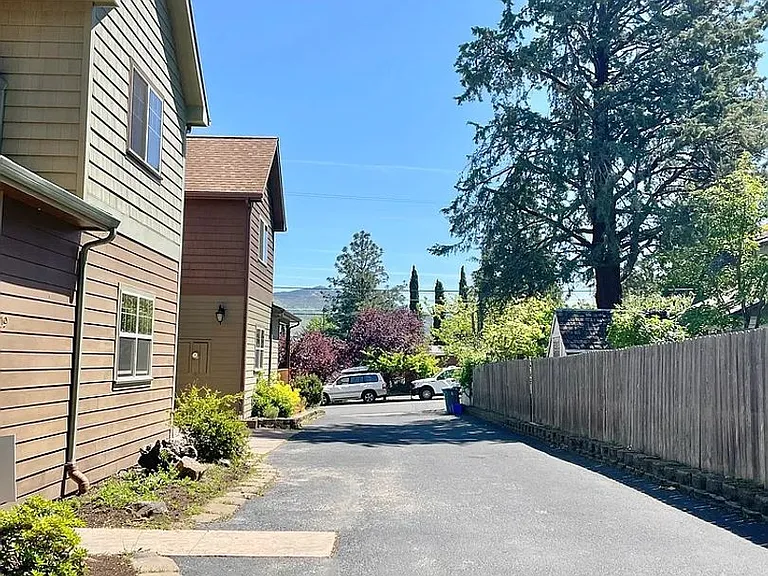 907 Bellview Ave — Photo 10