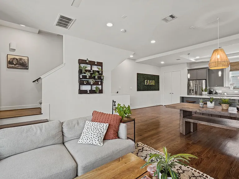 1739 Eado Point Ln — Photo 14