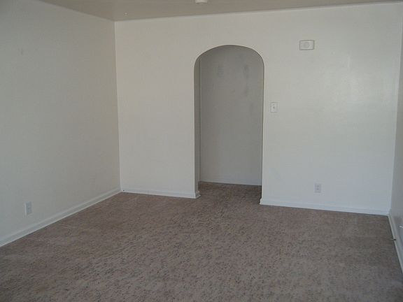 4th image of 1085 Idaho Ave APT 2