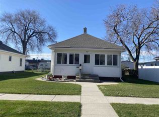 407 E 26th St, Kearney, NE 68847