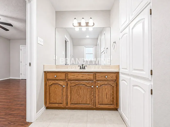 5233 Hill Ridge Dr — Photo 14