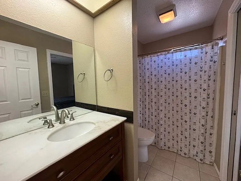 2022 Merrill Ln #10G — Photo 33