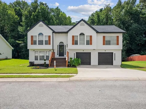 7153 New Dale Rd, Rex, GA 30273