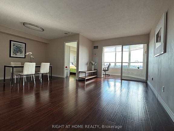 4th image of 135 N Hillcrest Ave S #808