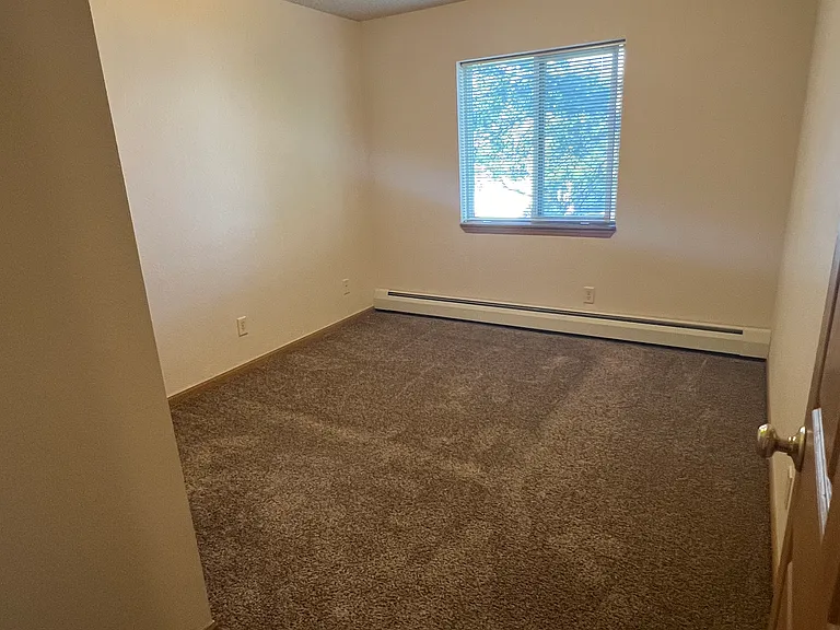 Whispering Heights Apartments — Photo 8