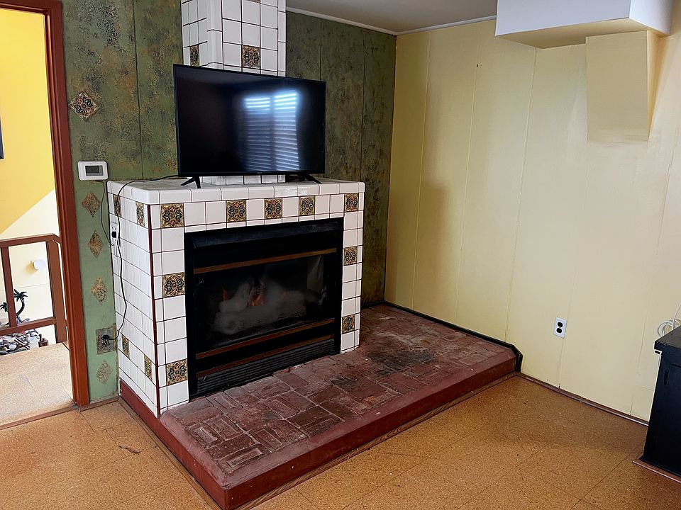 2nd Floor Living Room Fireplace