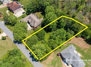 6302 Hayden Dr, Hickory, NC 28601