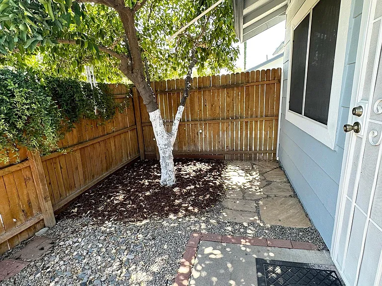 10100 N 89th Ave #30 — Photo 11