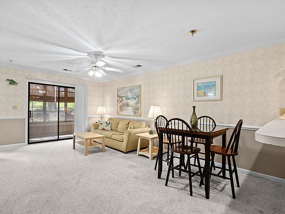 4th image of 4105 Pinehurst Circle #CC4