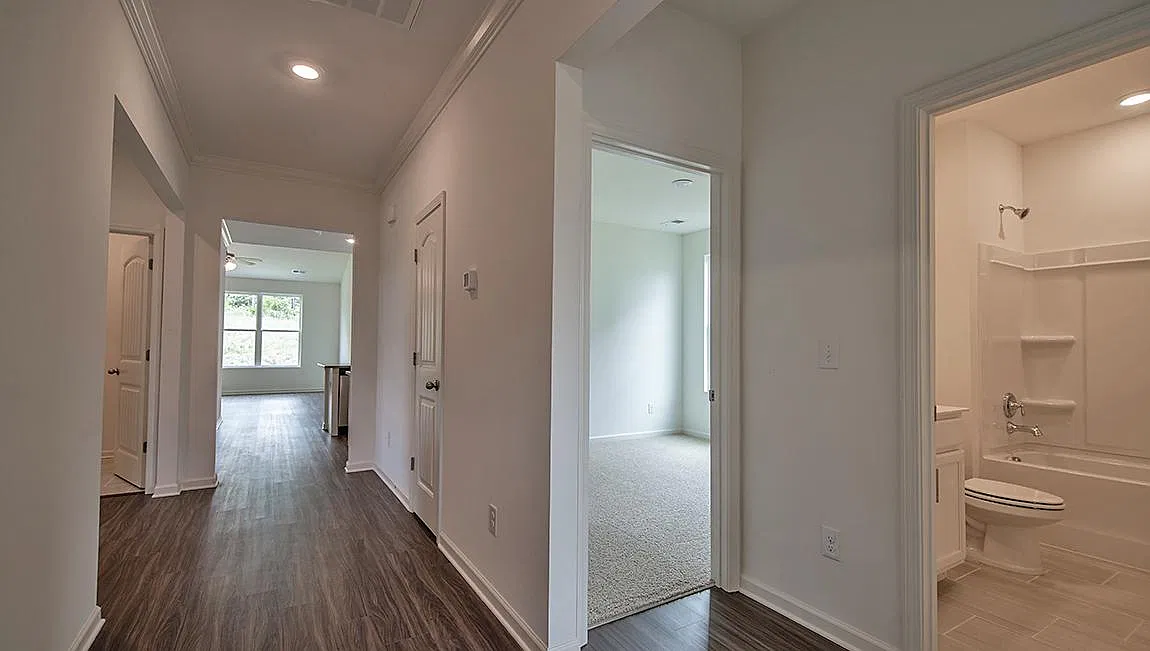 4 bed, 1774 sqft, $2,070 — Photo 2