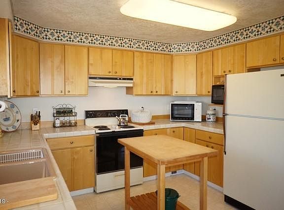 5th image of 1915 NE 71st St