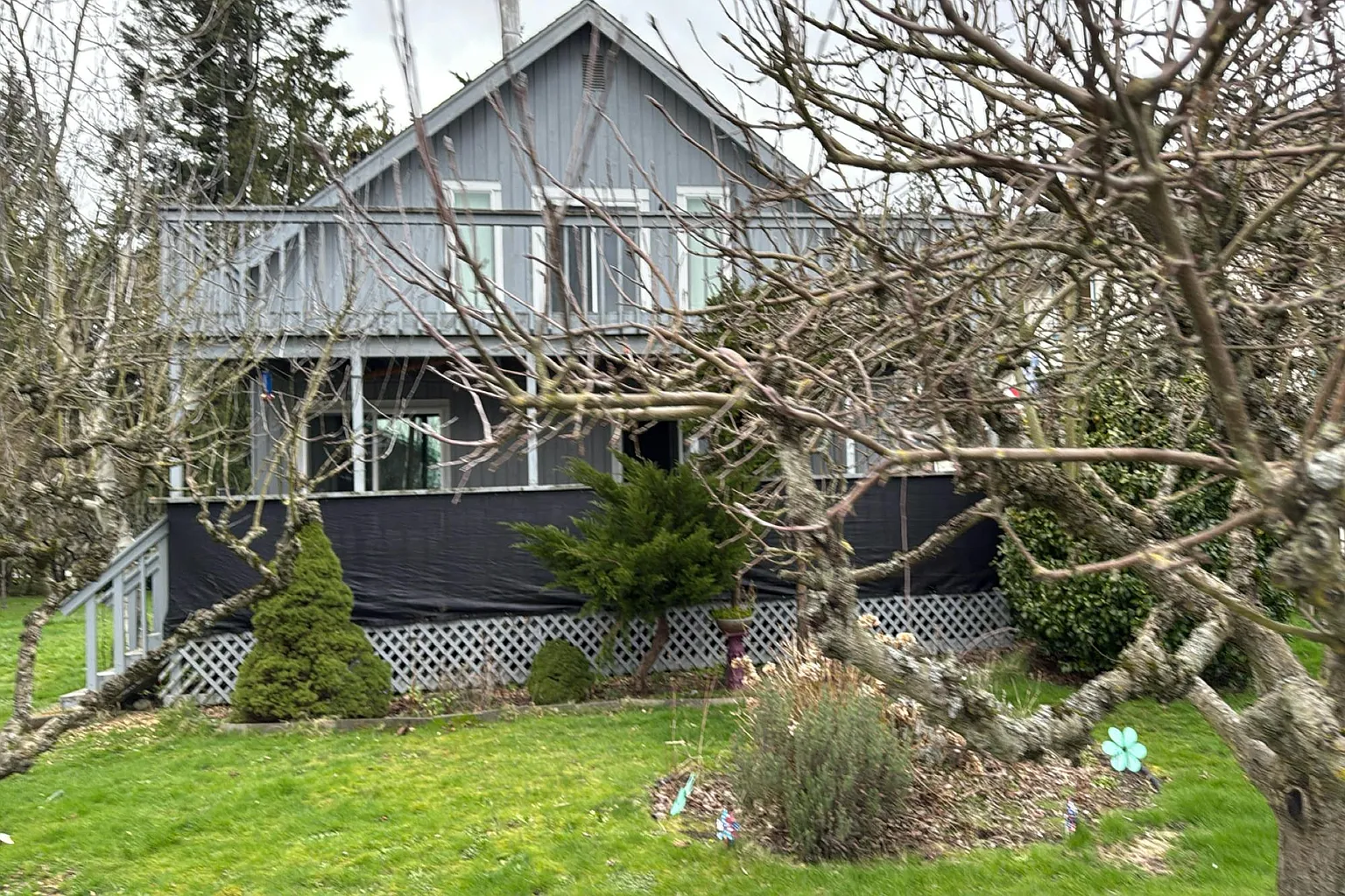 720 Maple Ave photo 1