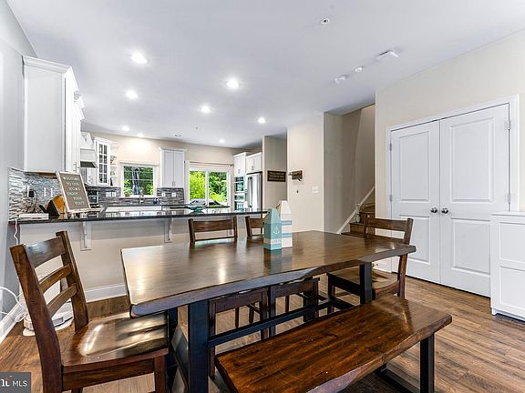 5th image of 1025 Edenberry Way