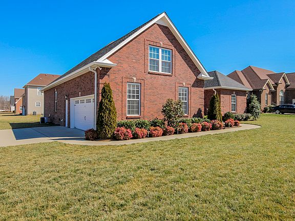 2nd image of 986 Terraceside Cir