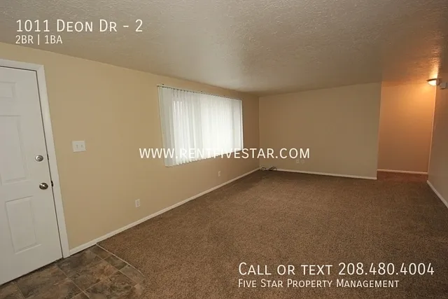 Updated Apartment with Fiber Optic Internet Included! — Photo 4
