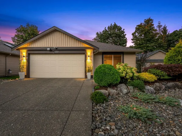 2205 Robert Lang Dr #120, Courtenay, BC V9N 1M4