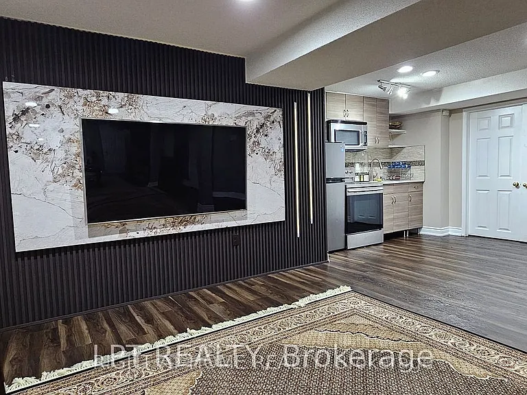 3577 Colonial Dr — Photo 8