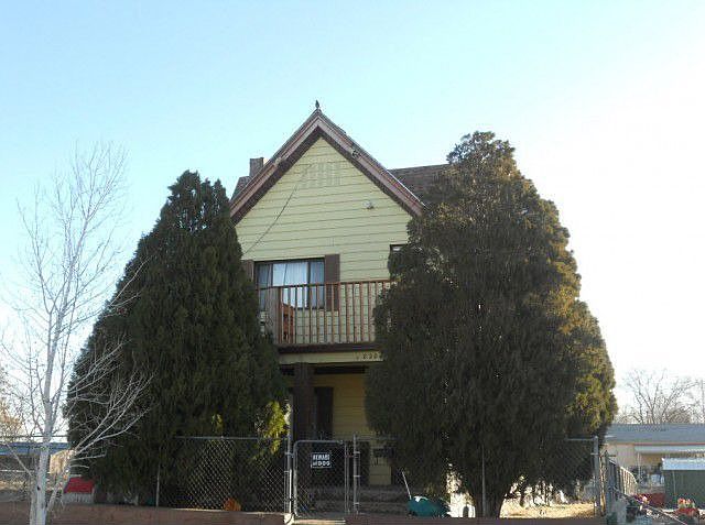 1st image of 820 Elm St